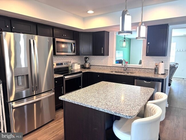 Building Photo - 576 Thumper Dr