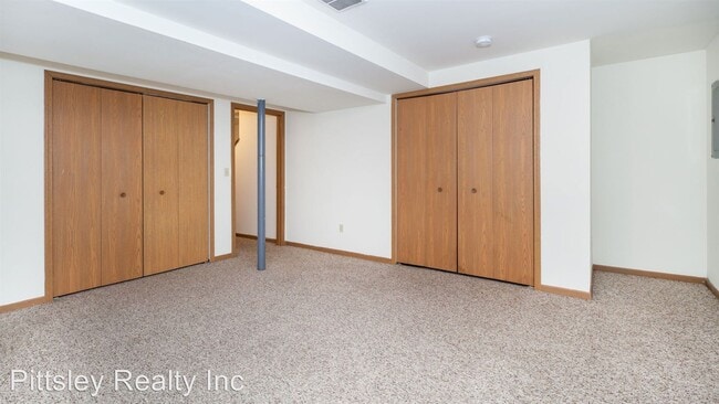 Building Photo - 4 br, 2.5 bath Apartment - 806 Fotis Drive