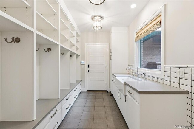 Building Photo - 510 High St