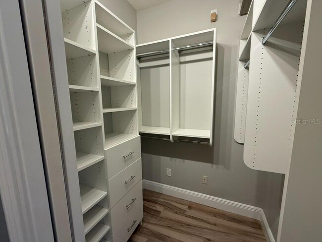 Building Photo - 6331 Yellow Wood Pl