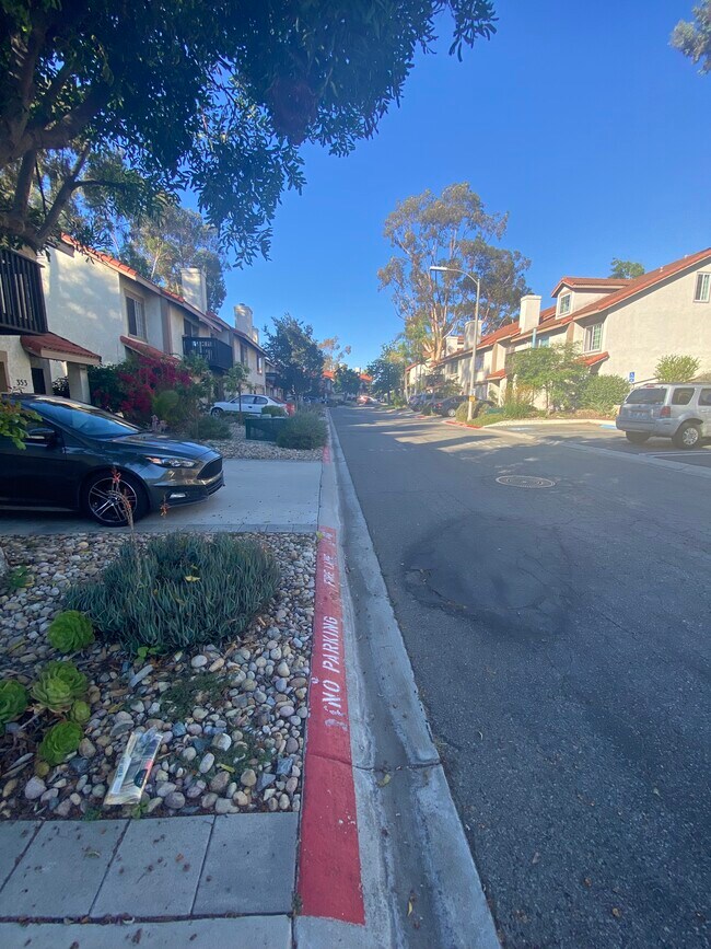 Building Photo - 355 Windy Ln