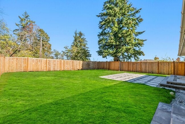 Building Photo - Freshly Updated West Seattle Rambler w/ Ai...
