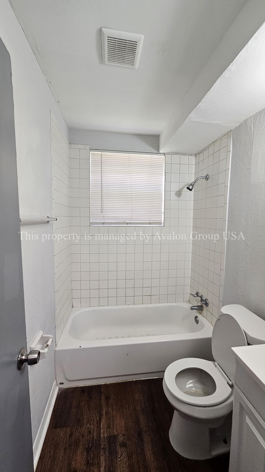 Building Photo - 1459 W 20th St