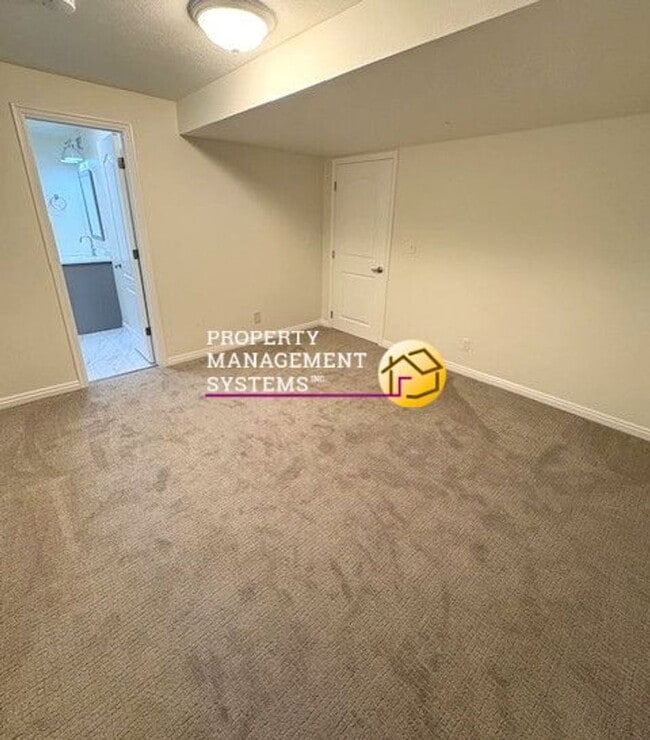 Building Photo - 5 Bedroom Home in Draper!