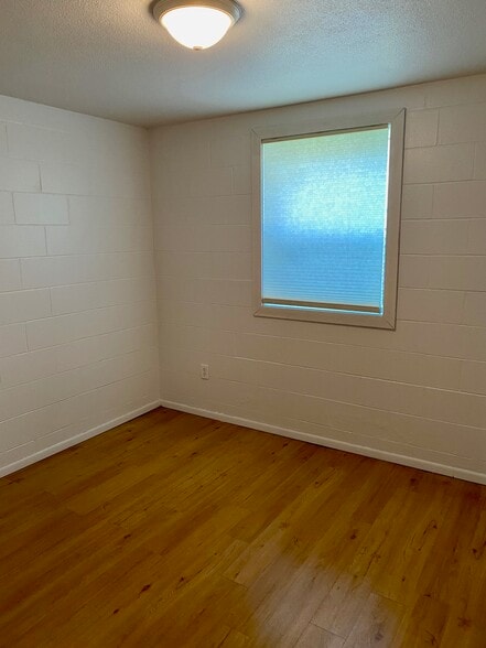 Bedroom 2 - 411 E Broadway St