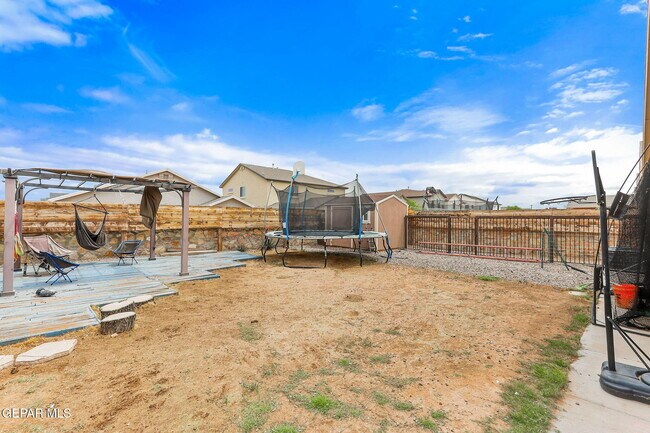 Building Photo - 13925 Lago Vista Ave