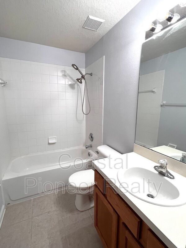 Building Photo - 11404 Misty Isle Ln