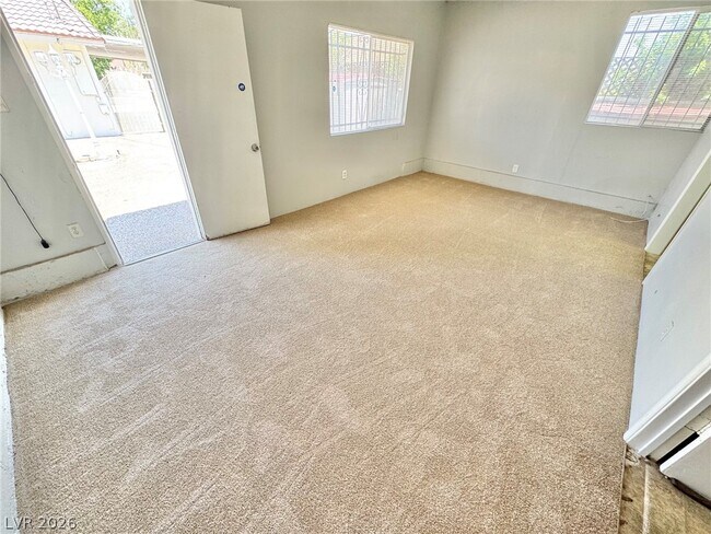 Building Photo - 2913 Colanthe Ave