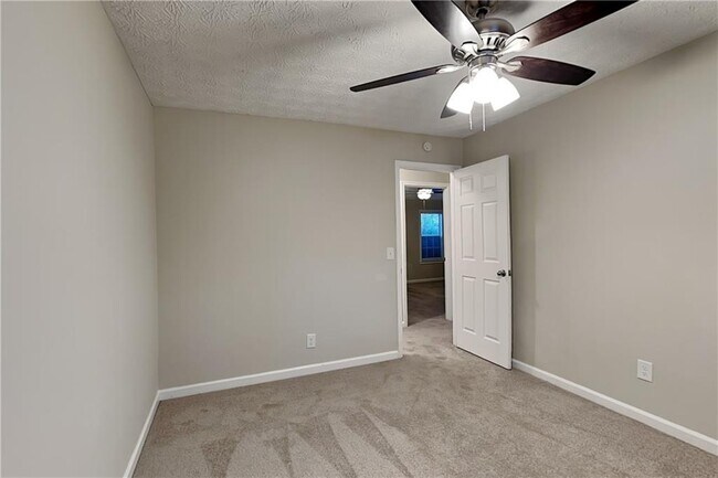 Building Photo - 163 Springbrooke Trl