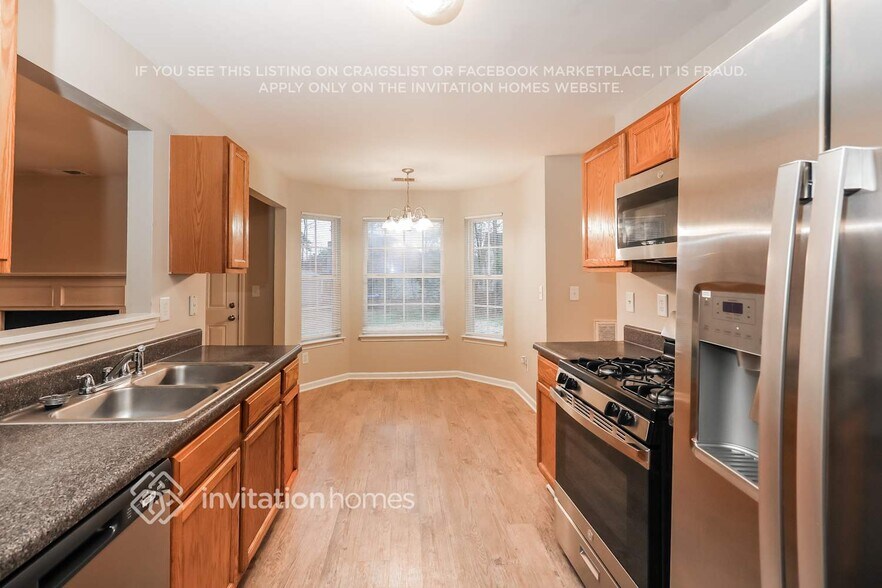 Building Photo - 1147 Oak Hollow Ln