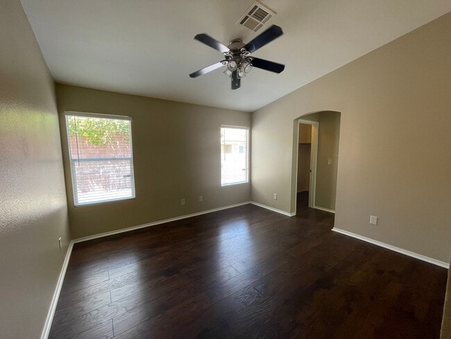 Building Photo - 3026 Honeysuckle Ave