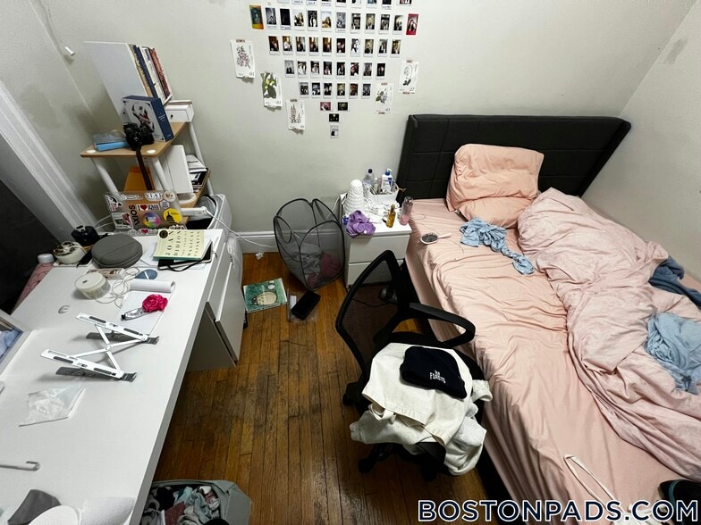 Building Photo - 48 Babcock St