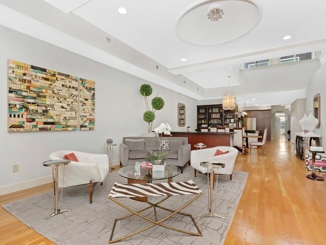 Building Photo - 811 Boylston St