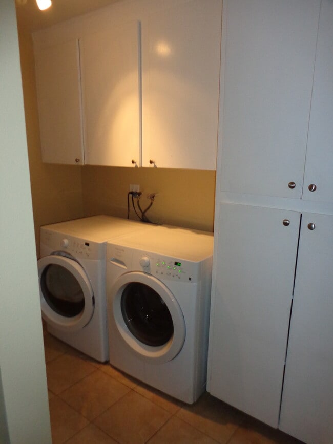 Building Photo - MOVE-IN SPECIAL FOR JULY - 3 Br 2 ba with ...