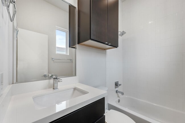 Building Photo - 3141 Leeland St