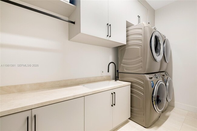 Building Photo - 707 NE 77th St