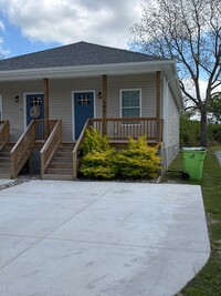 Building Photo - 904 Fort Totten Dr