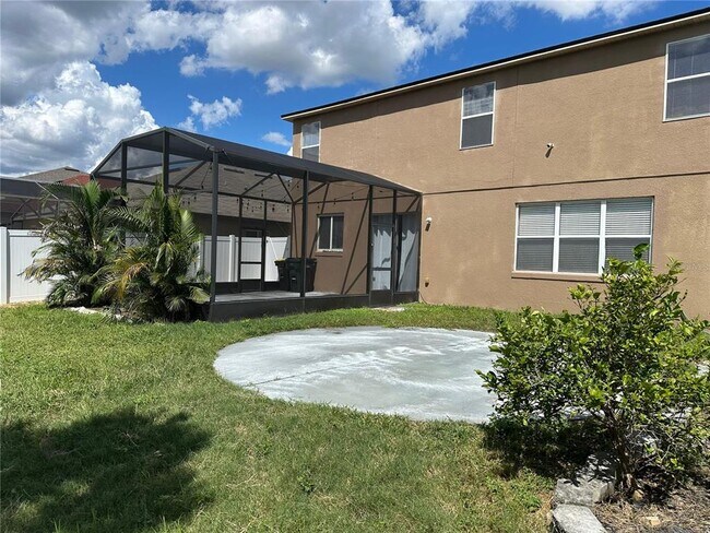 Building Photo - 211 Roseling Crossing