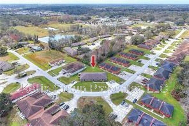 Building Photo - 858 Fox Lake Dr