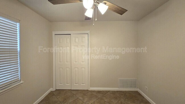 Building Photo - 7609 Linkside St