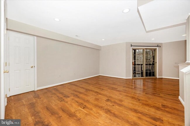 Building Photo - 6976 Meadowpoint Terrace