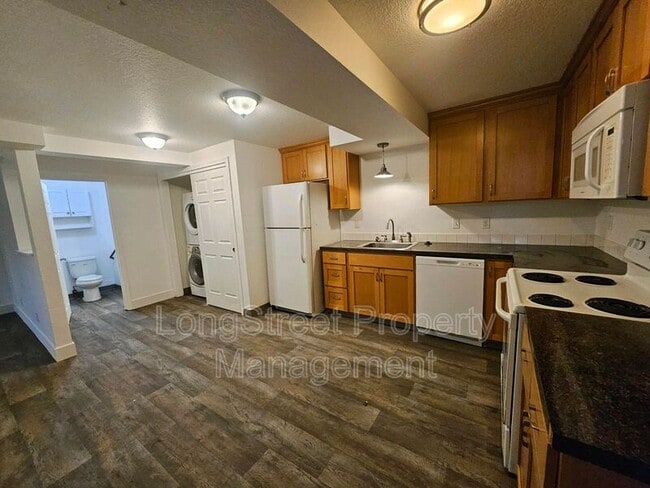 Building Photo - 513 SE 157th Ave