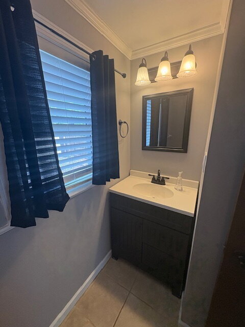 Building Photo - "Charming 2-Bed, 2-Bath Sanctuary with 1,5...