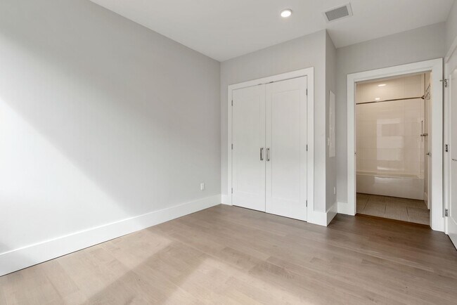 Building Photo - SEPTEMBER 1 - Jamaica Plain luxury 2 BR wi...