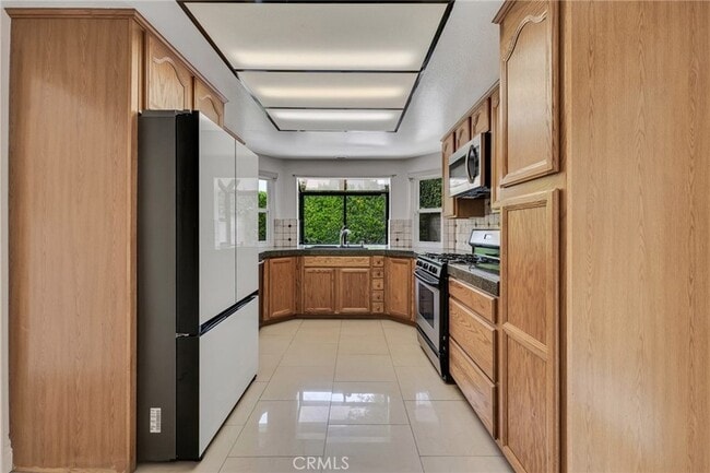 Building Photo - 12160 Crystal Ridge Way