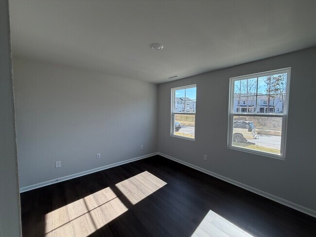 Building Photo - Carolina Springs