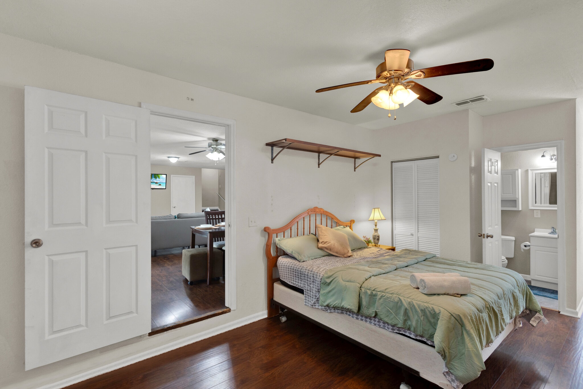 Master bed 2 - 7464 Old Kings Rd S