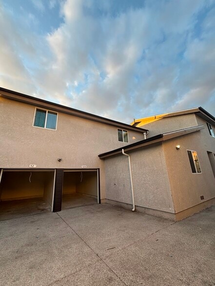 Building Photo - 522 W 51st St