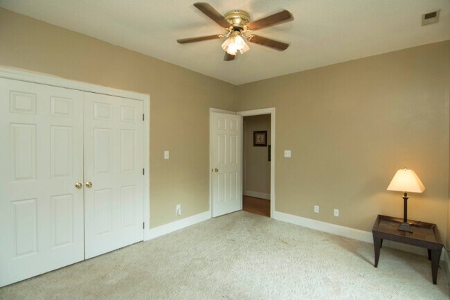 Building Photo - 1218 Shadowbark Ct