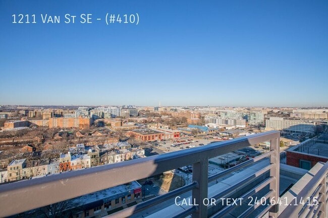 Building Photo - 1211 Van St SE