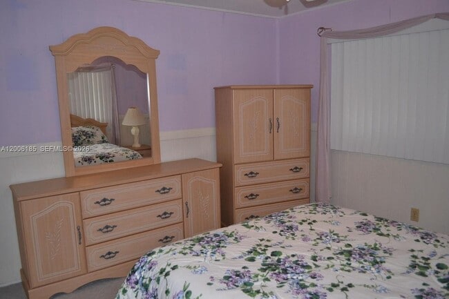 Building Photo - 1620 SW 64th Way