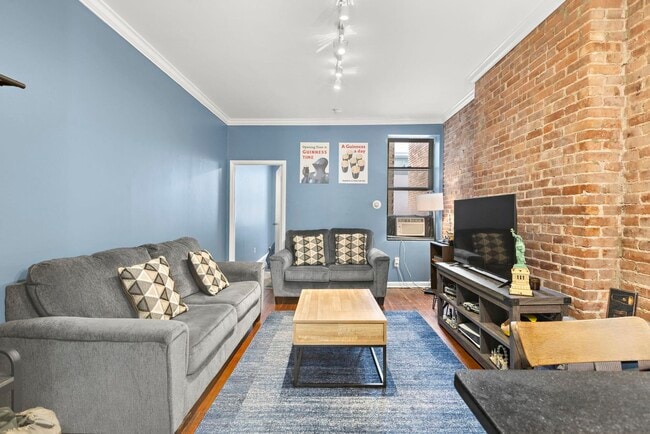 Building Photo - 263 1st St