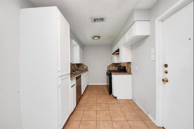 Building Photo - 12610 Chiswick Rd