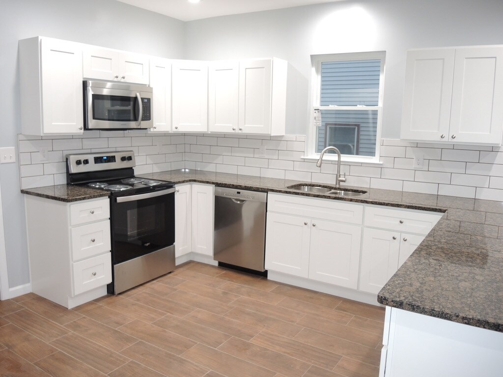 Building Photo - 1107 W Lincoln St