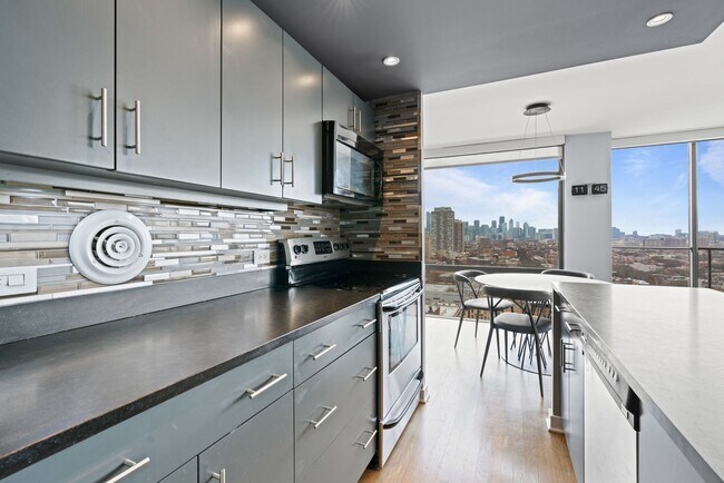 Building Photo - 345 W Fullerton Pkwy