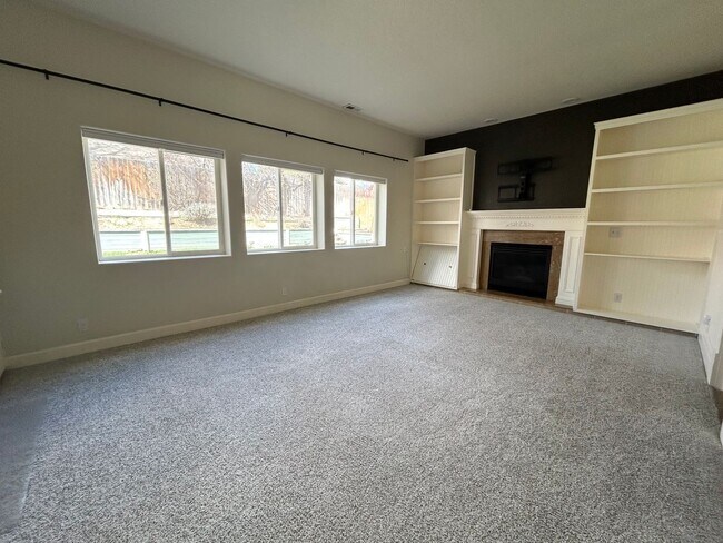 Building Photo - Gorgeous 5 bedroom 3 bathroom Home In Eagle