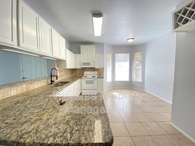 Building Photo - 4150 Briar Hill Dr