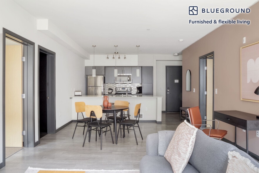 Building Photo - 15511 NE 22 Pl