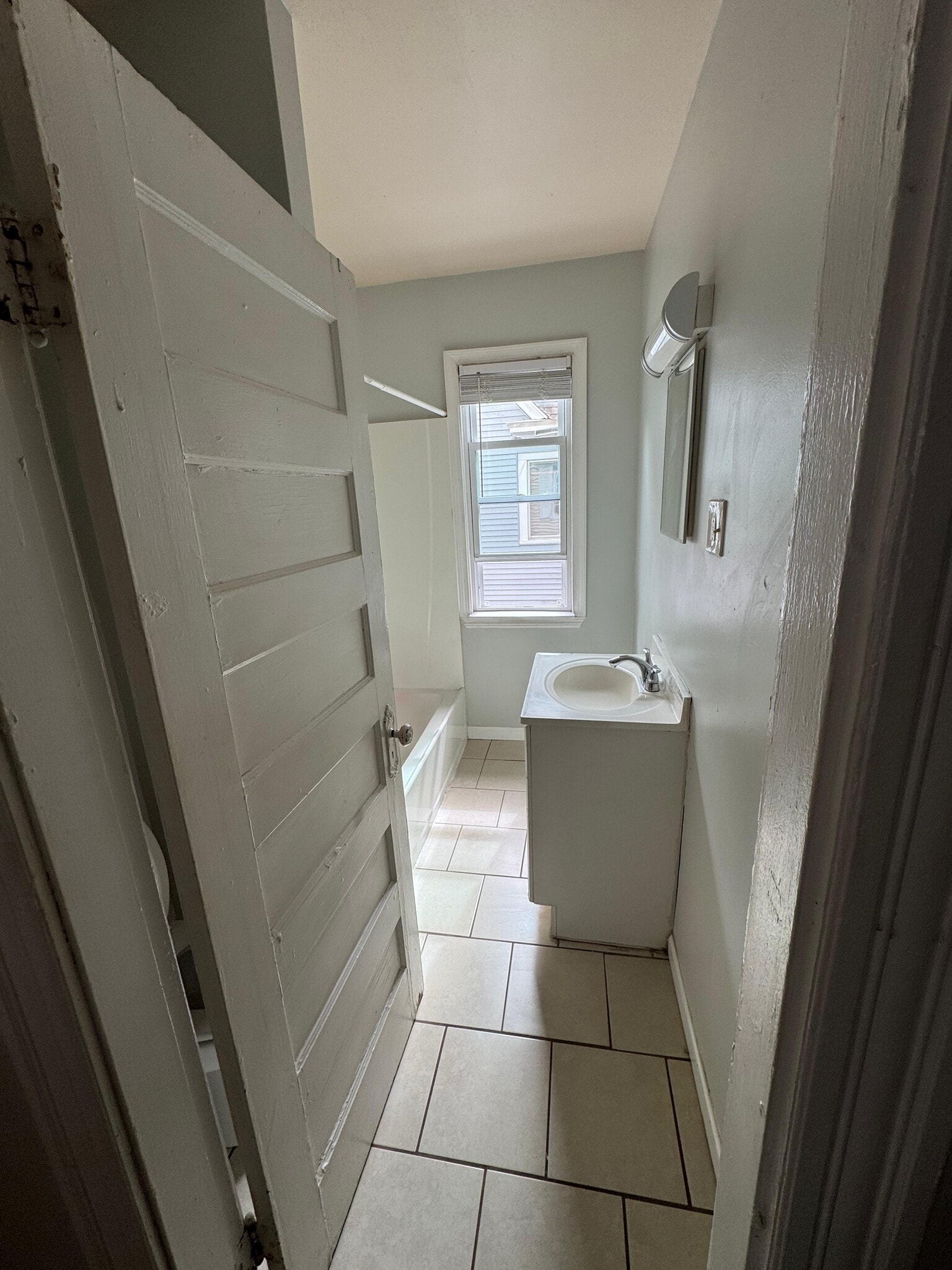 Building Photo - 195 Edgewood St