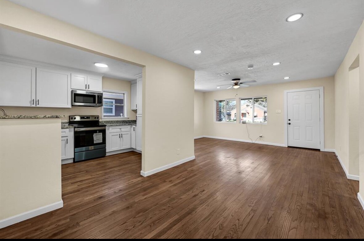 Building Photo - 3446 Seabrook St