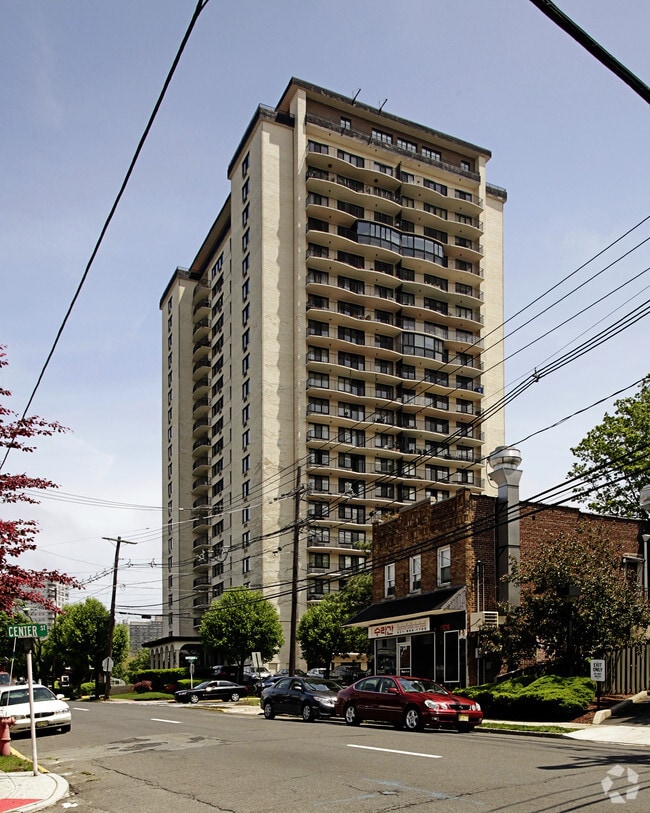 Hampshire House 1590 Anderson Ave, Fort Lee, NJ Apartment Finder