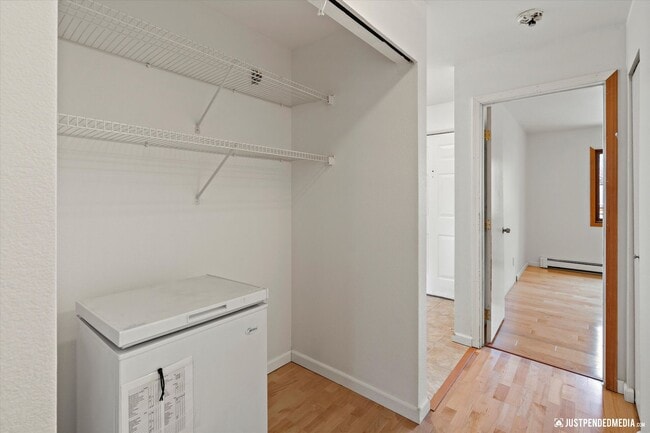 Building Photo - 2 Bed/ 2 Bath / Garage - Anchorage Condo!