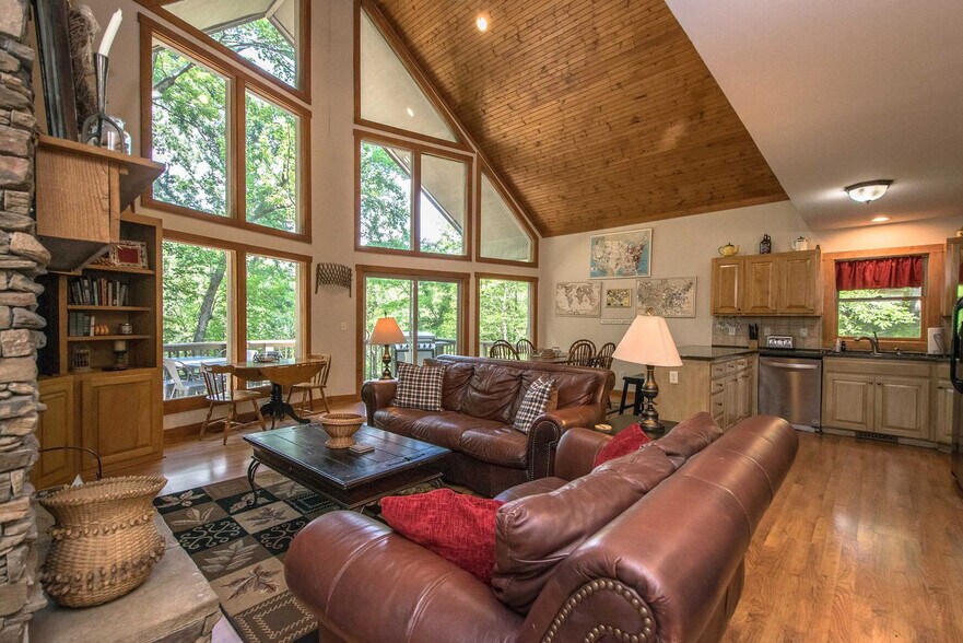 Building Photo - 497 Luther Burbank Dr