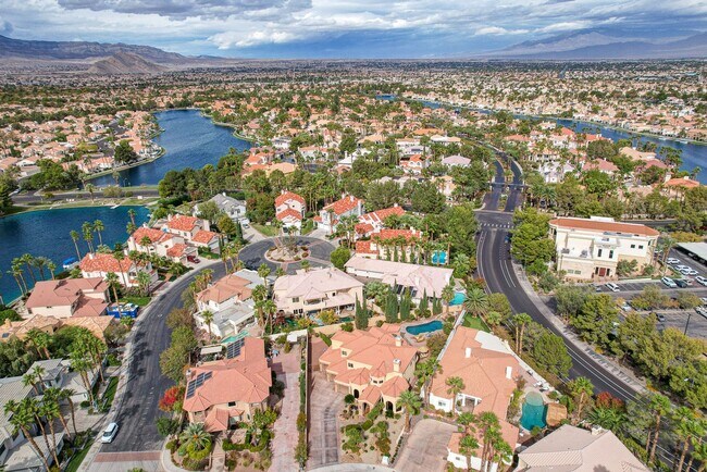 Building Photo - Remodeled Single Story, 4 Bedroom Home in Desert Shores