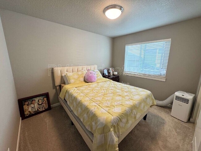 Building Photo - 3715 SW 190th Ter