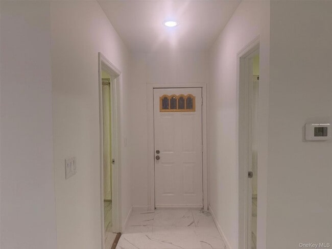 Building Photo - 79 Monhagen Ave